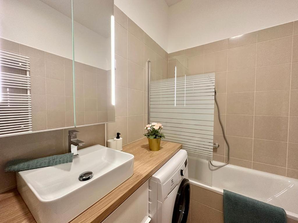 Apartment At Gozsdu Courtyard #Partyzone #Downtown #Freeparking Budapest Extérieur photo