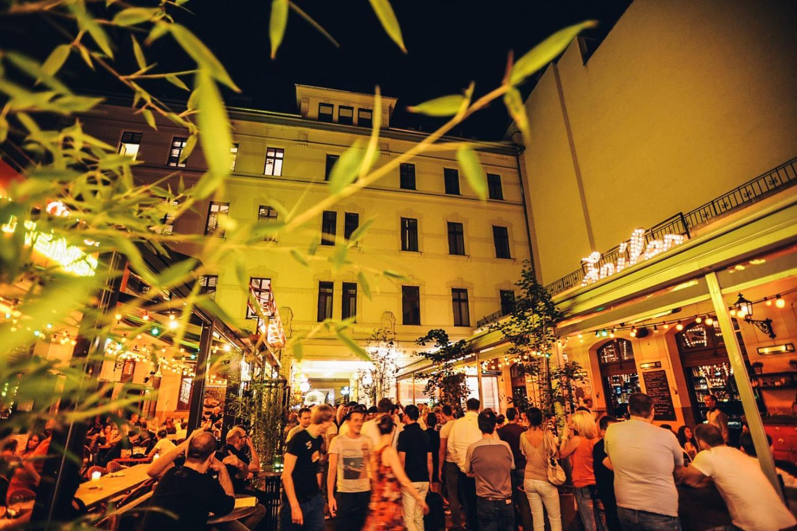 Apartment At Gozsdu Courtyard #Partyzone #Downtown #Freeparking Budapest Extérieur photo